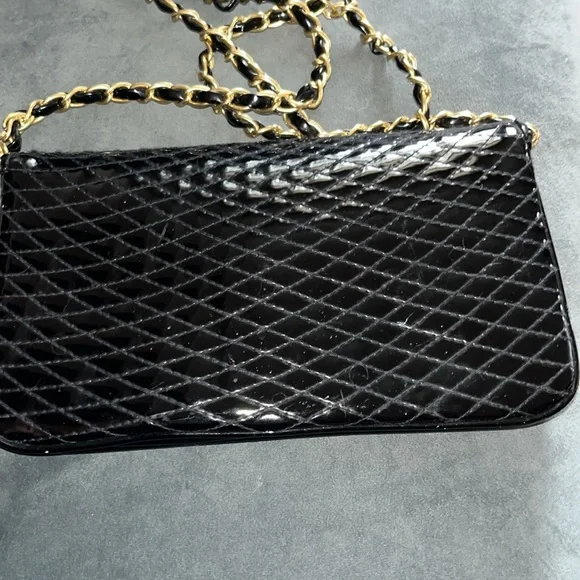 Faux Black Patent Leather Signature Crossbody Purse Bag with chain strap - Picture 5 of 5